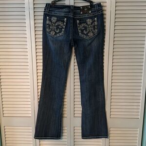 MISS ME Embellished Fleur de Lis Size 30 ladies Jeans inseam 34. Like New!